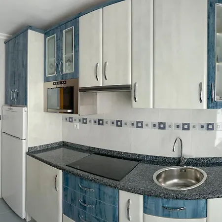 En Costa De Cantabria, * Laredo